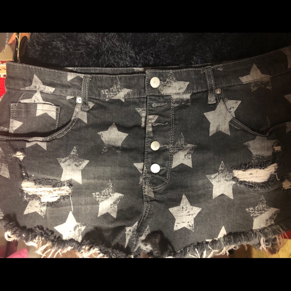 Cut off star shorts size 18